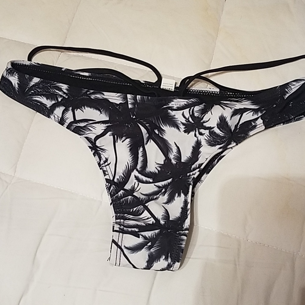 Bikini bottom. New, never worn